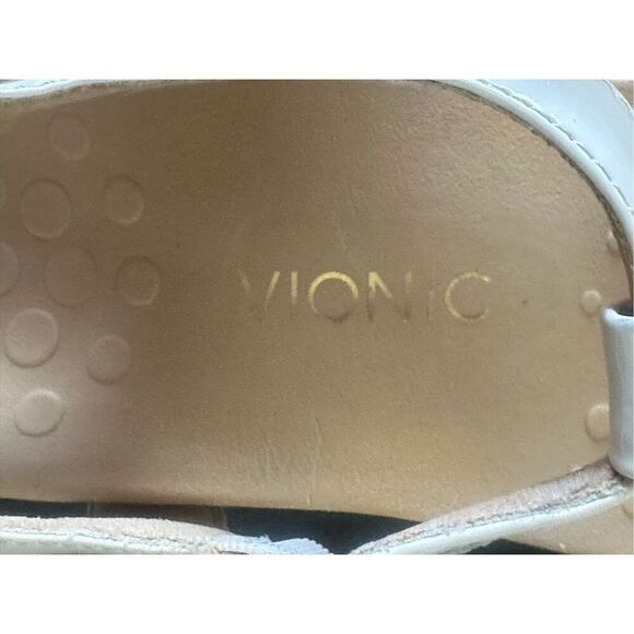 Vionic Ivory Patent Adriane T-Strap OrthoHeel Sandals. Size 9 - Picture 14 of 14